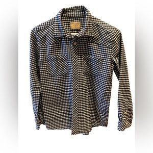 Rose pistol plain button up